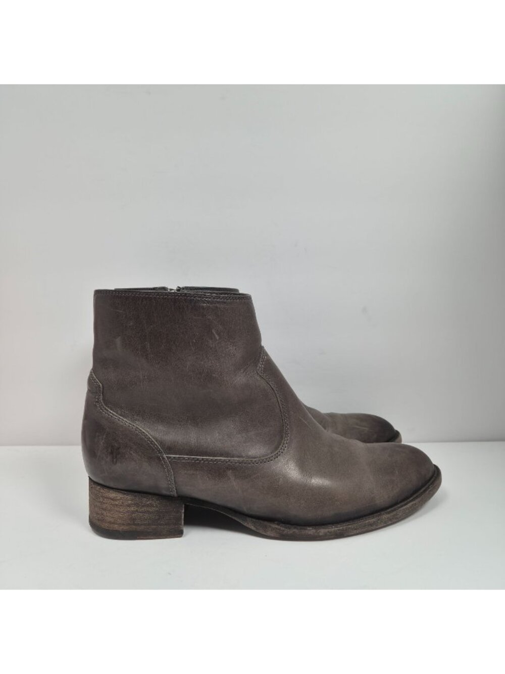 Frye Women’s Gray Brooke Short Inside Zip Boots 3476697 US Size 8.5B